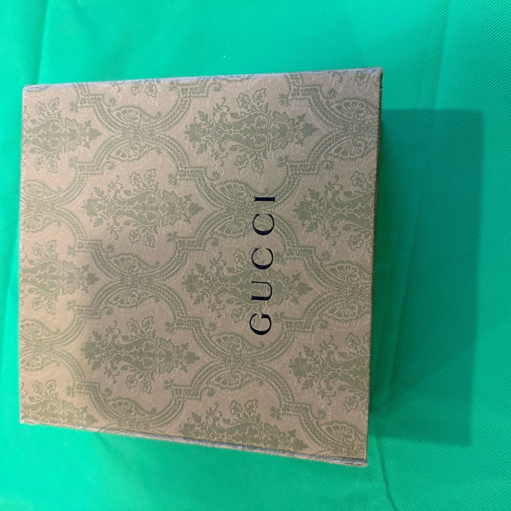 Gucci
Pearly GG Marmont Belt Leather Wide - Picture 6 of 8